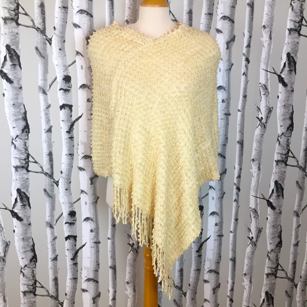 NWT Sax Creme Poncho With Gold Metallic Thread…